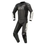 חליפת עור 2 חלקים אלפינסטארס Alpinestars GP Force Chaser בצבע שחור לבן
