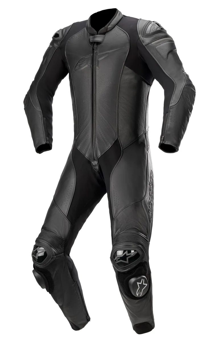 חליפת עור חלק אחד Alpinestars GP Plus V3 1PC בצבע שחור חליפת עור חלק אחד אלפינסטארס Alpinestars GP Plus V3 1PC בצבע שחור