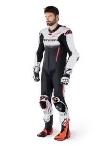 חליפת עור חלק אחד אלפינסטארס ALPINESTARS GP-R7 1PC לבן שחור אדום פלואורסצנטי – תמונה 3