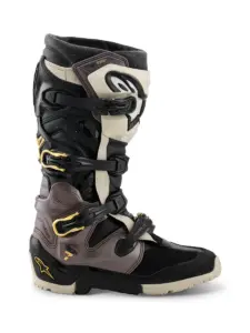 מגפי רכיבת שטח אלפינסטארס Alpinestars Tech 7 Enduro Drystar בצבע שחור אפור כהה זהב