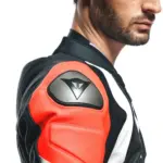 חליפת עור שני חלקים DAINESE Avro 4 שחור אדום לבן – תמונה 8
