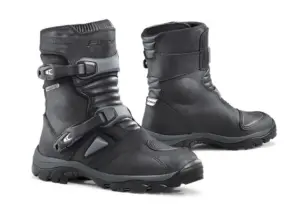 זוג מגפי אדוונצ'ר FORMA Adventure Low Dry שחורים