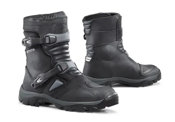 זוג מגפי אדוונצ'ר FORMA Adventure Low Dry שחורים