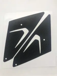 מגן רוח ספורט קצר ל-YAMAHA TMAX 530 2017-2019 / TMAX 560 2020-2021 שחור מבריק – תמונה 3