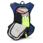תיק שתייה לרכיבה USWE Moto Hydro 8L כחול – תמונה 5