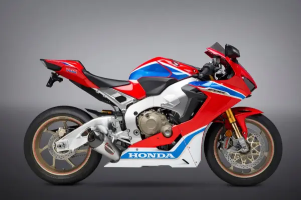 משתיק Yoshimura Alpha T על הונדה CBR1000RR