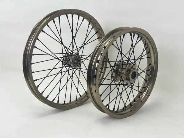 גלגלים מחוזקים בהתאמה אישית BrakeVolts לסורון SUR-RON Ultra Bee – תמונה 2
