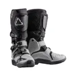 מגפי אדוונצ׳ר ליט LEATT ADV HydraDri 8.5 בצבע שחור אפור
