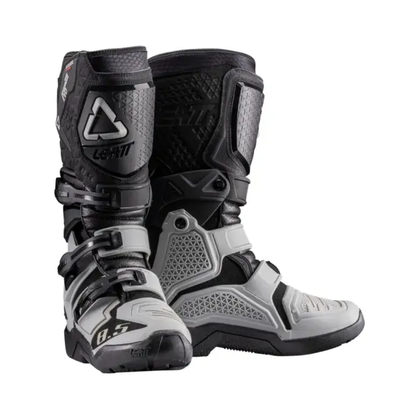 מגפי אדוונצ׳ר ליט LEATT ADV HydraDri 8.5 בצבע שחור אפור