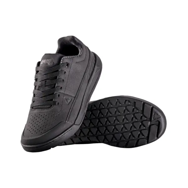 נעלי רכיבה לאופניים ליט LEATT Flat 2.0 בצבע שחור