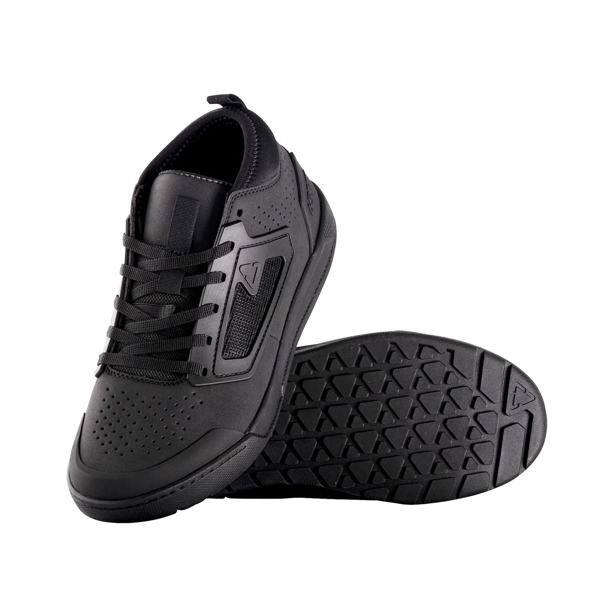 נעלי רכיבה לאופניים LEATT Flat 3.0 בצבע שחור נעלי רכיבה לאופניים ליט LEATT Flat 3.0 בצבע שחור
