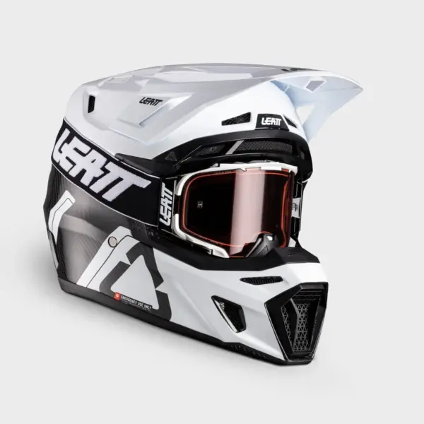 קסדת שטח ליט LEATT Moto 9.5 Carbon בצבע קרבון לבן
